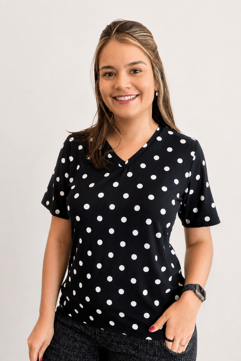 Blusa Osaka - T-Shirt Decote V em Malha Confort - Naguirre Shop