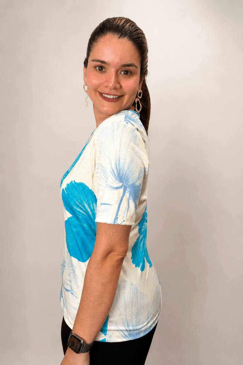 Blusa Osaka - T-Shirt Decote V em Malha Confort - Naguirre Shop