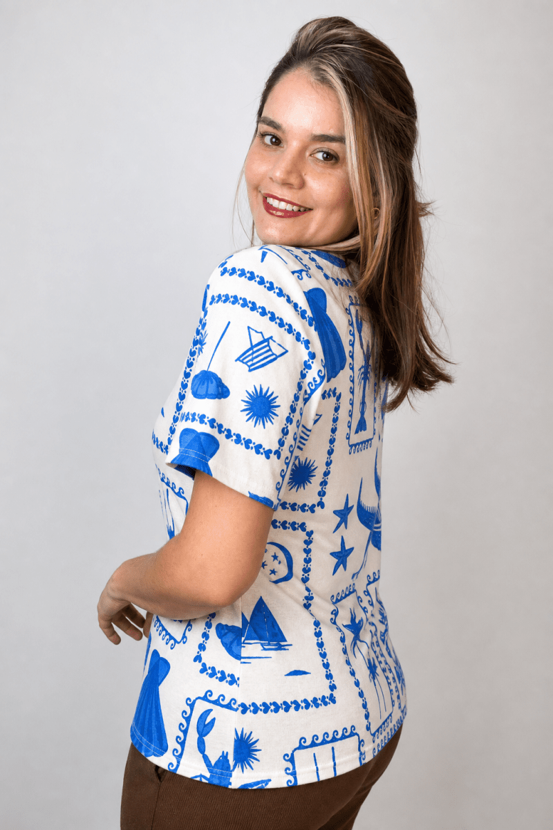Blusa Osaka - T-Shirt Decote V em Malha Confort - Naguirre Shop