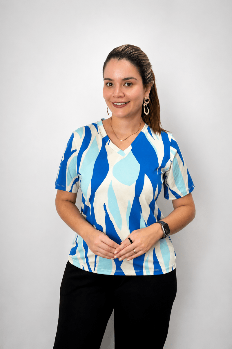 Blusa Osaka - T-Shirt Decote V em Malha Confort - Naguirre Shop