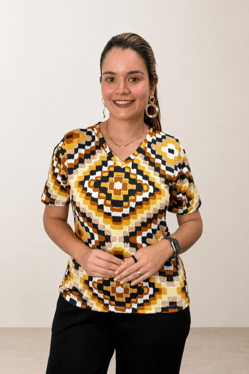 Blusa Osaka - T-Shirt Decote V em Malha Confort - Naguirre Shop