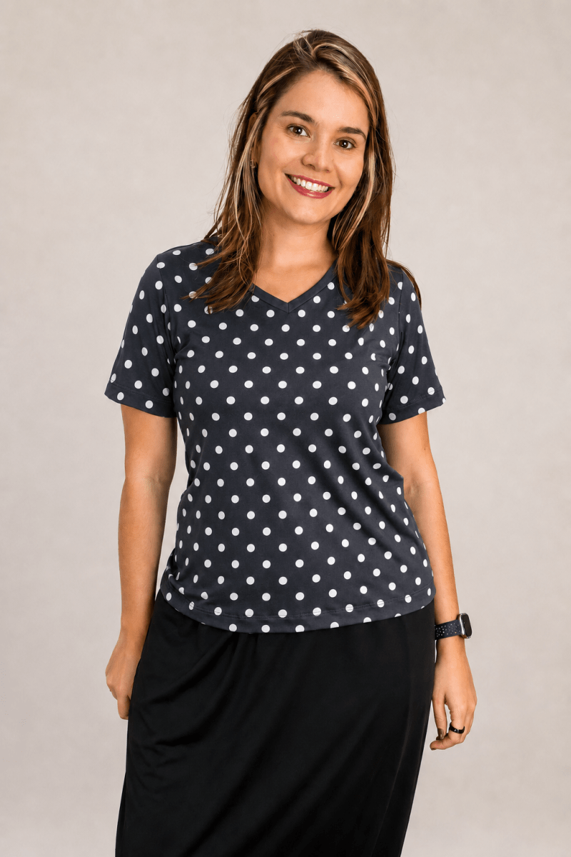 Blusa Osaka - T-Shirt Decote V em Malha Confort - Naguirre Shop