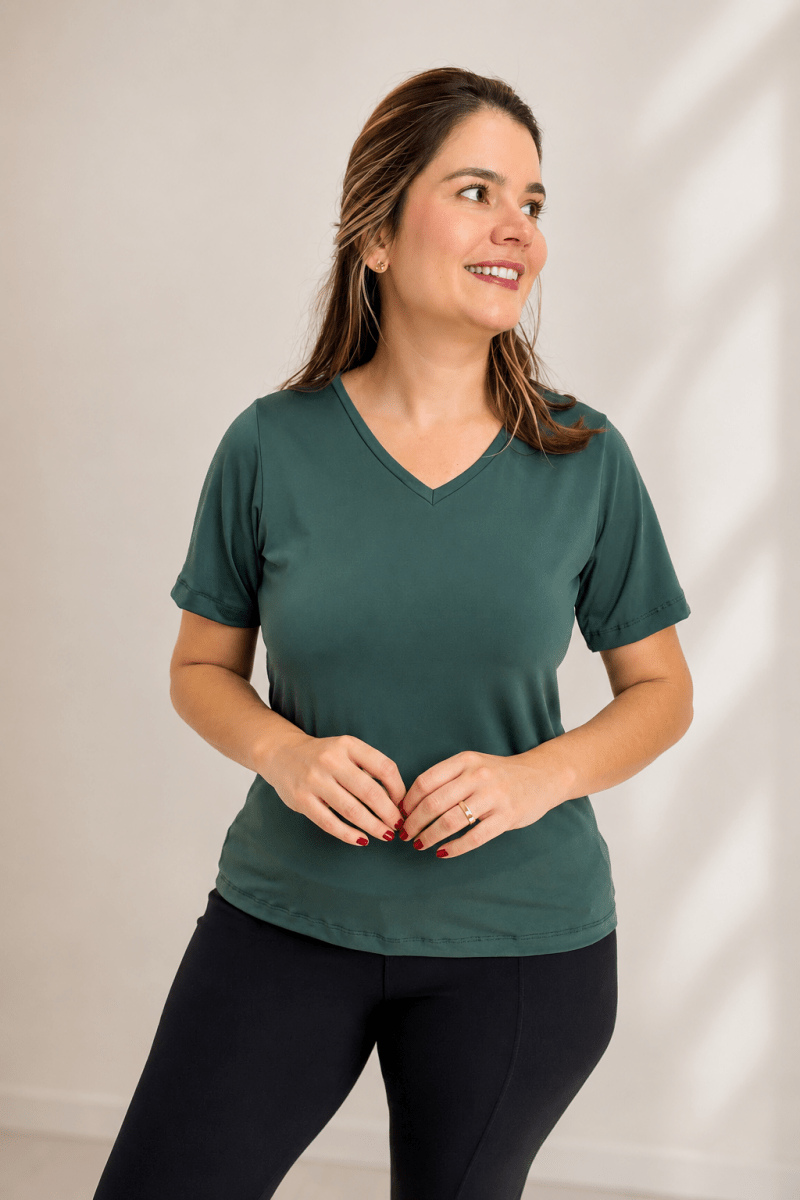 Blusa Osaka - T-Shirt Decote V em Malha Confort - Naguirre Shop