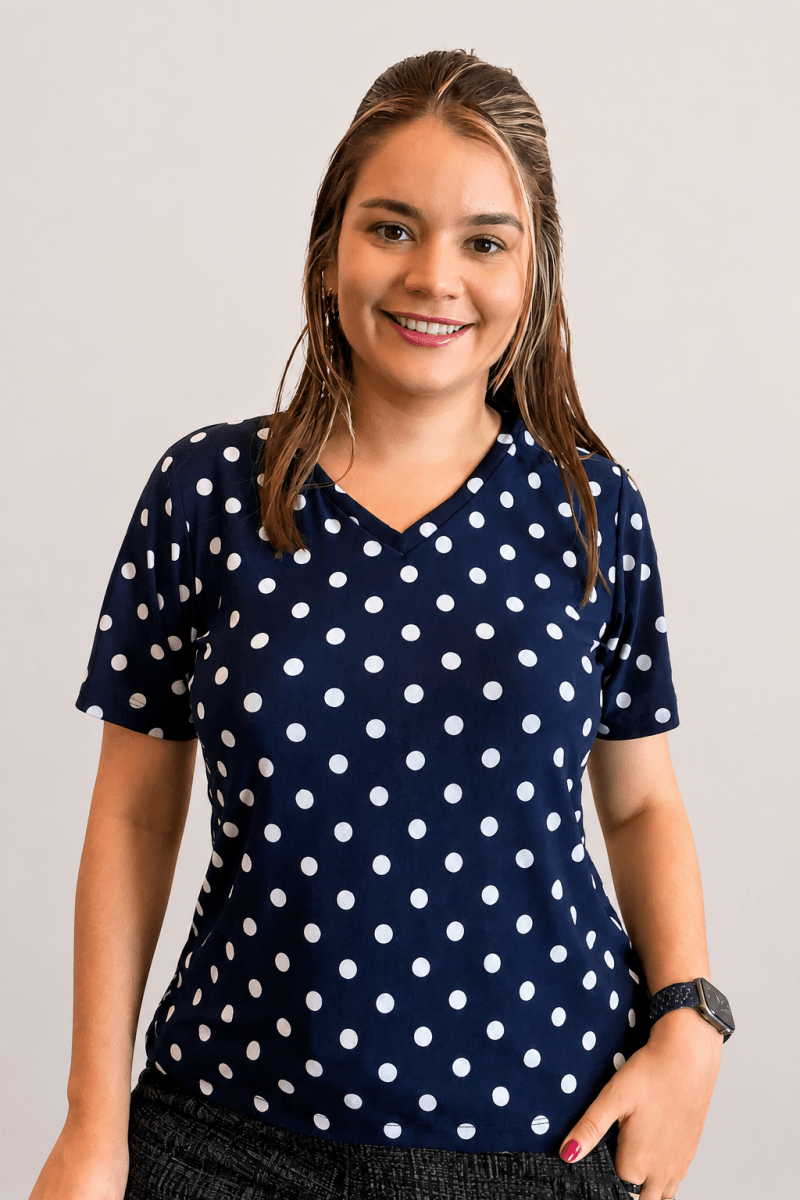 Blusa Osaka - T-Shirt Decote V em Malha Confort - Naguirre Shop