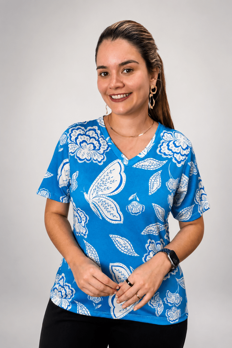 Blusa Osaka - T-Shirt Decote V em Malha Confort - Naguirre Shop