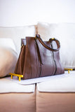 Bolsa Média com Divisórias e Zíper Amalfi - Naguirre Shop