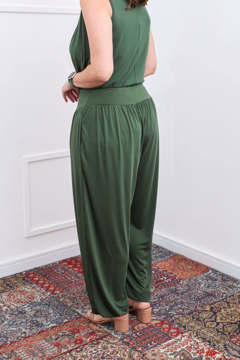 Calça Aura – Modelagem Aladim com Caimento Fluido em Malha Confort - Naguirre Shop