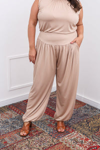 Calça Aura – Modelagem Aladim com Caimento Fluido em Malha Confort - Naguirre Shop