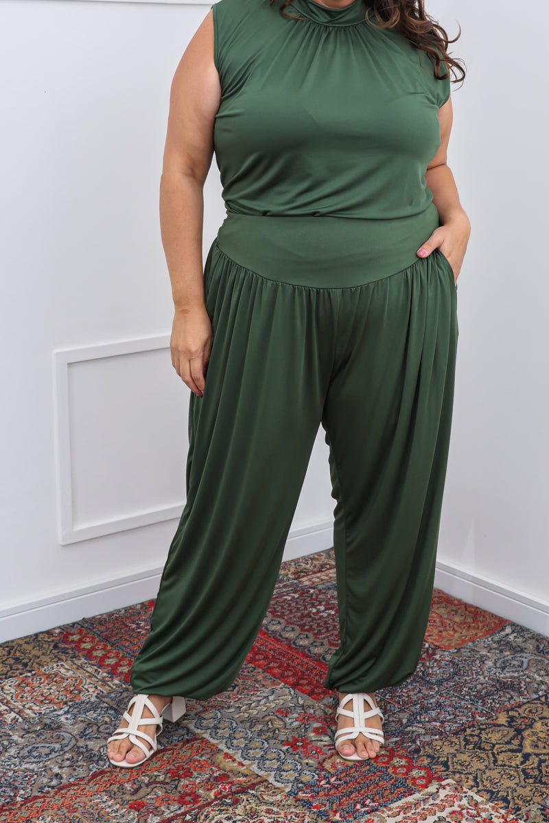 Calça Aura – Modelagem Aladim com Caimento Fluido em Malha Confort - Naguirre Shop
