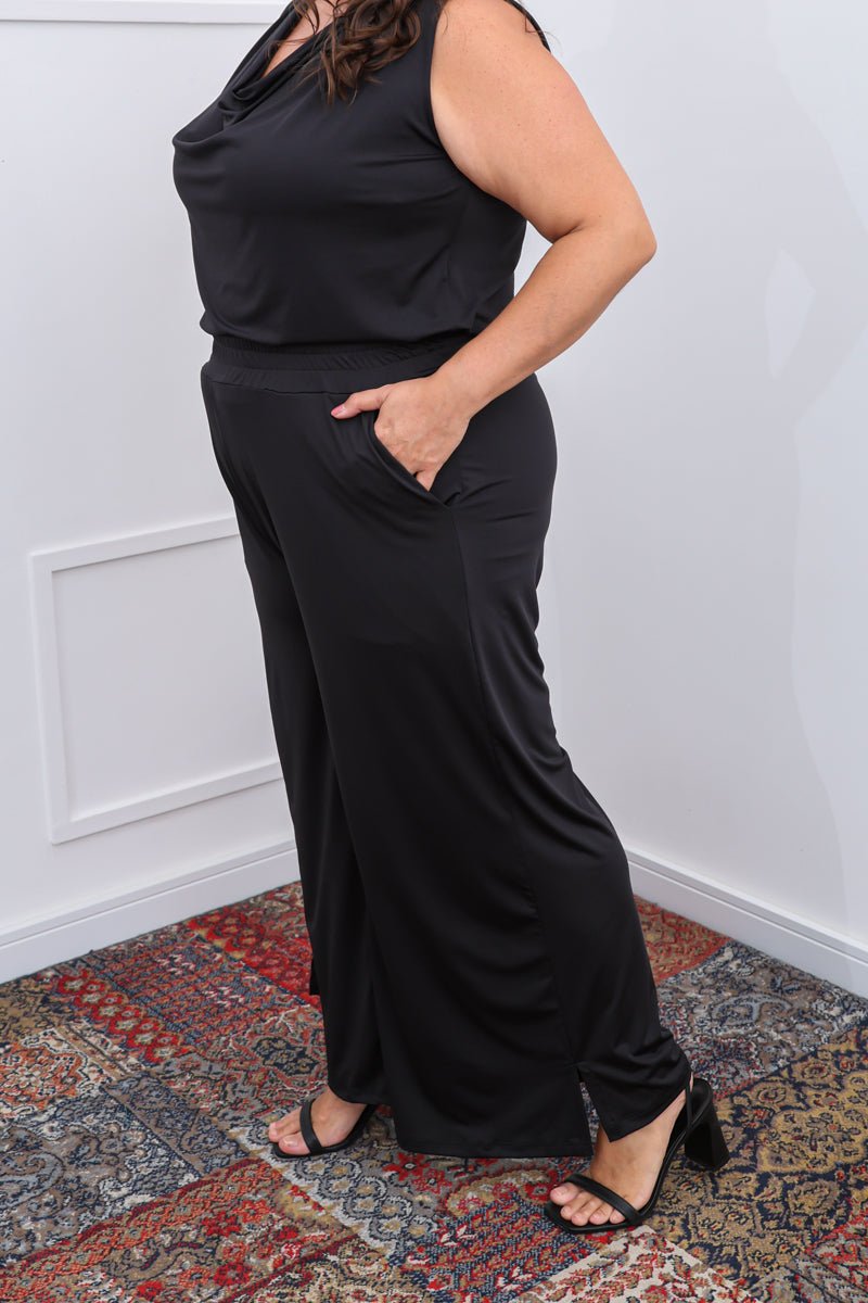 Calça Essencial – Modelagem Wide Leg com Bolsos em Malha Confort - Naguirre Shop