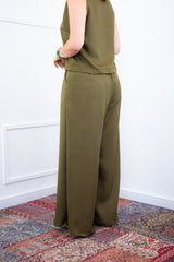 Calça Maxi Renata – Pantalona em Linho Light com Bolsos Laterais - Naguirre Shop