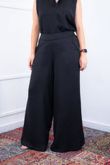 Calça Maxi Renata – Pantalona em Linho Light com Bolsos Laterais - Naguirre Shop