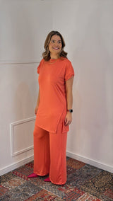 Conjunto Califórnia - Túnica Longa com Fenda Lateral e Calça Pantalona em Malha Confort - Naguirre Shop