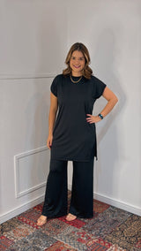 Conjunto Califórnia - Túnica Longa com Fenda Lateral e Calça Pantalona em Malha Confort - Naguirre Shop