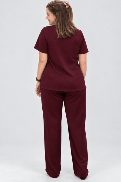 Conjunto Catarina - Blusa Decote V e Calça Pantalona em Malha Texturizada