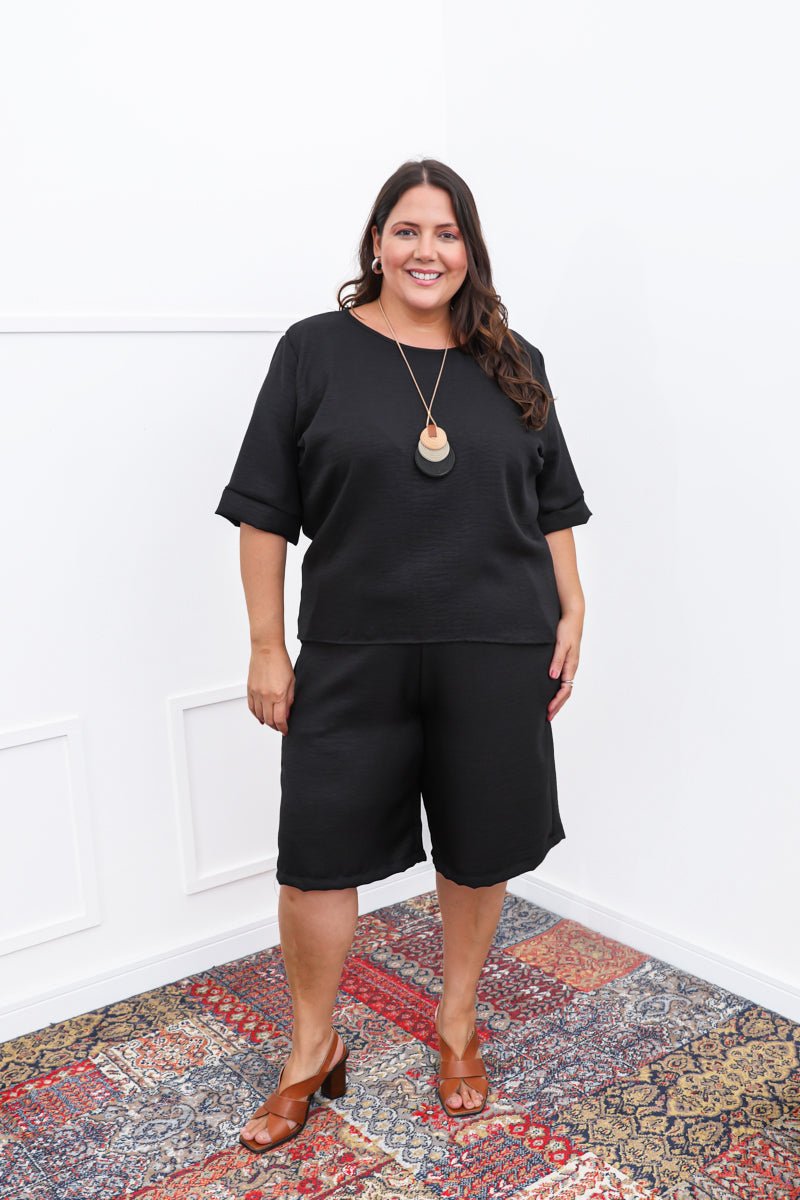 Conjunto Dulce – Blusa Oversized e Bermuda com Bolsos em Linho Light - Naguirre Shop