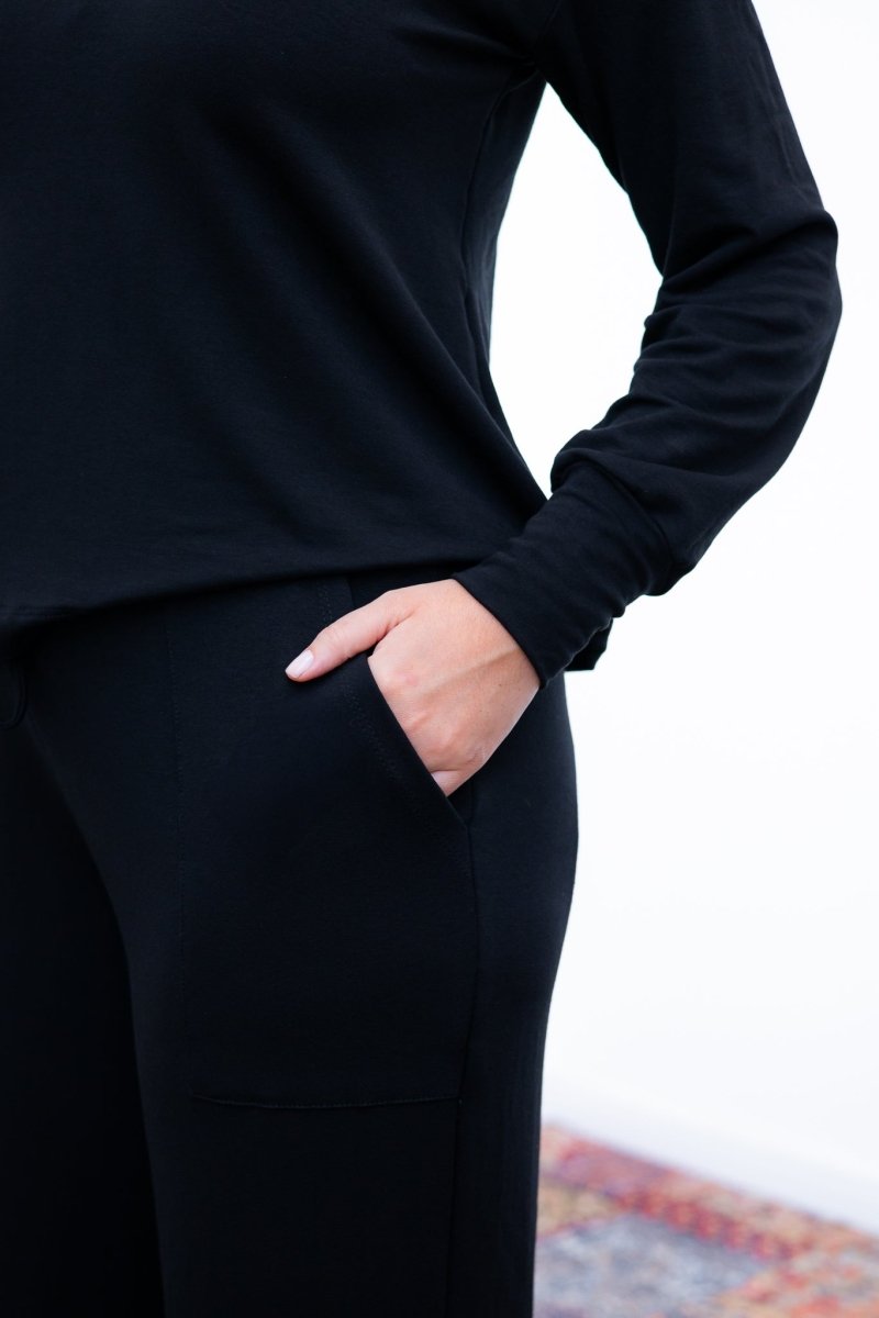Conjunto Munique - Gola V Calça Pantalona Bolso Sobreposto em Moletinho - Naguirre Shop