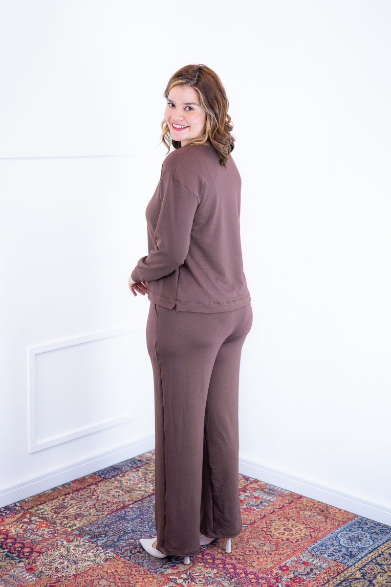 Conjunto Munique - Gola V Calça Pantalona Bolso Sobreposto em Moletinho - Naguirre Shop