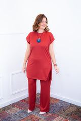 Conjunto Portugal – Túnica Longa com Fenda Lateral e Calça Pantalona em Malha Canelada - Naguirre Shop