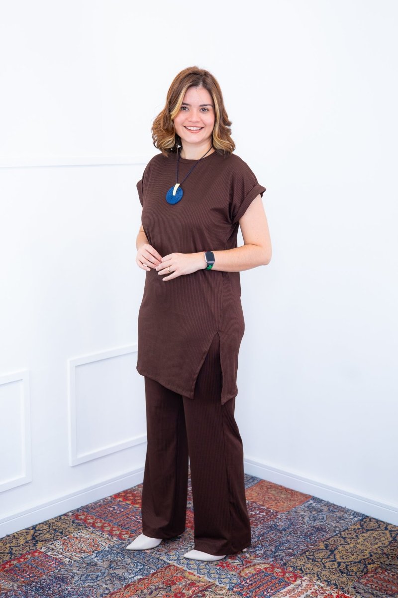 Conjunto Portugal – Túnica Longa com Fenda Lateral e Calça Pantalona em Malha Canelada - Naguirre Shop