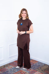 Conjunto Portugal – Túnica Longa com Fenda Lateral e Calça Pantalona em Malha Canelada - Naguirre Shop