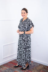 Conjunto Rio – Saia Longa e Blusa com Decote V em Crepe com Caimento Fluido - Naguirre Shop