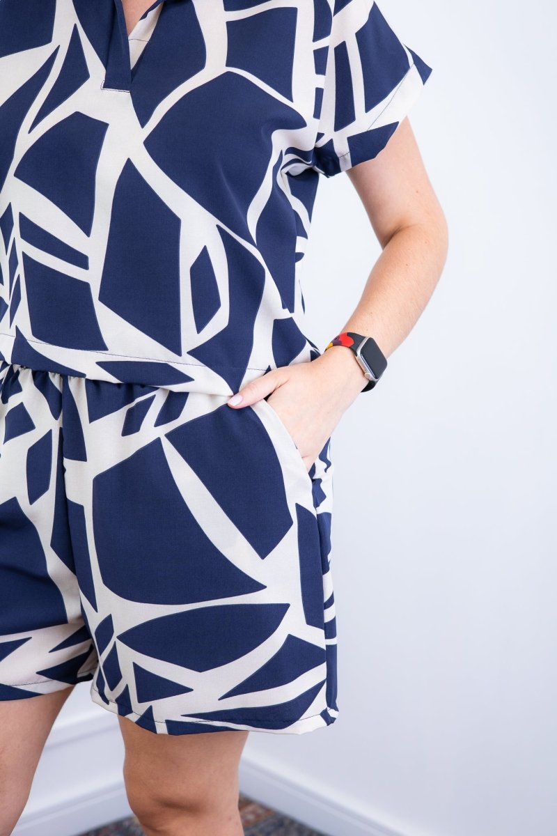 Conjunto Salvador – Bermuda e Blusa em Crepe com Estampa Geométrica - Naguirre Shop