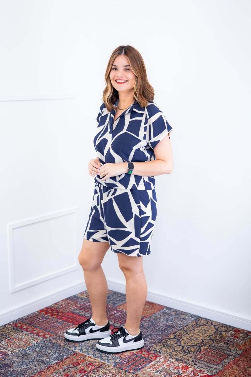 Conjunto Salvador – Bermuda e Blusa em Crepe com Estampa Geométrica - Naguirre Shop