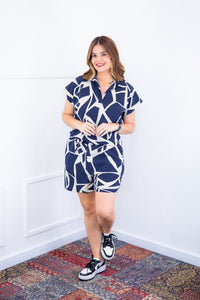 Conjunto Salvador – Bermuda e Blusa em Crepe com Estampa Geométrica - Naguirre Shop
