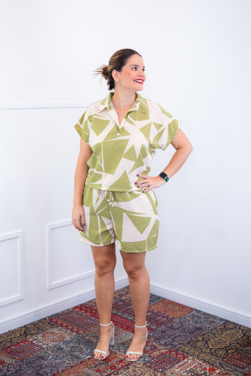 Conjunto Salvador – Bermuda e Blusa em Crepe com Estampa Geométrica - Naguirre Shop
