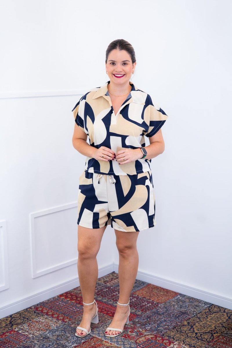 Conjunto Salvador – Bermuda e Blusa em Crepe com Estampa Geométrica - Naguirre Shop