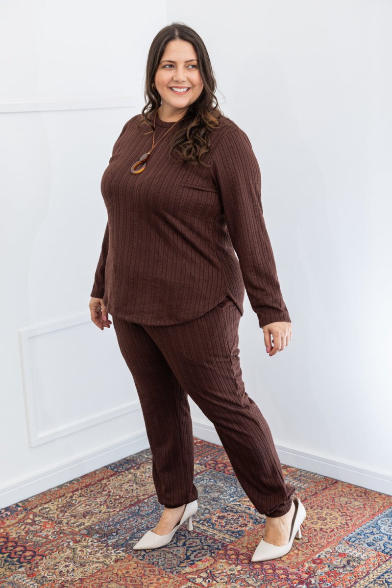 Conjunto Suíça – Calça Jogger e Blusa de Manga Longa em Lãzinha Mousse - Naguirre Shop