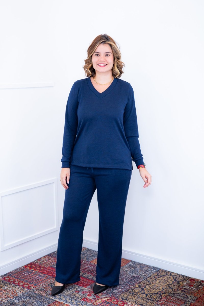 Conjunto Zurique - Lãzinha com Blusa Gola V e Calça Pantalona com Bolsos Faca - Naguirre Shop