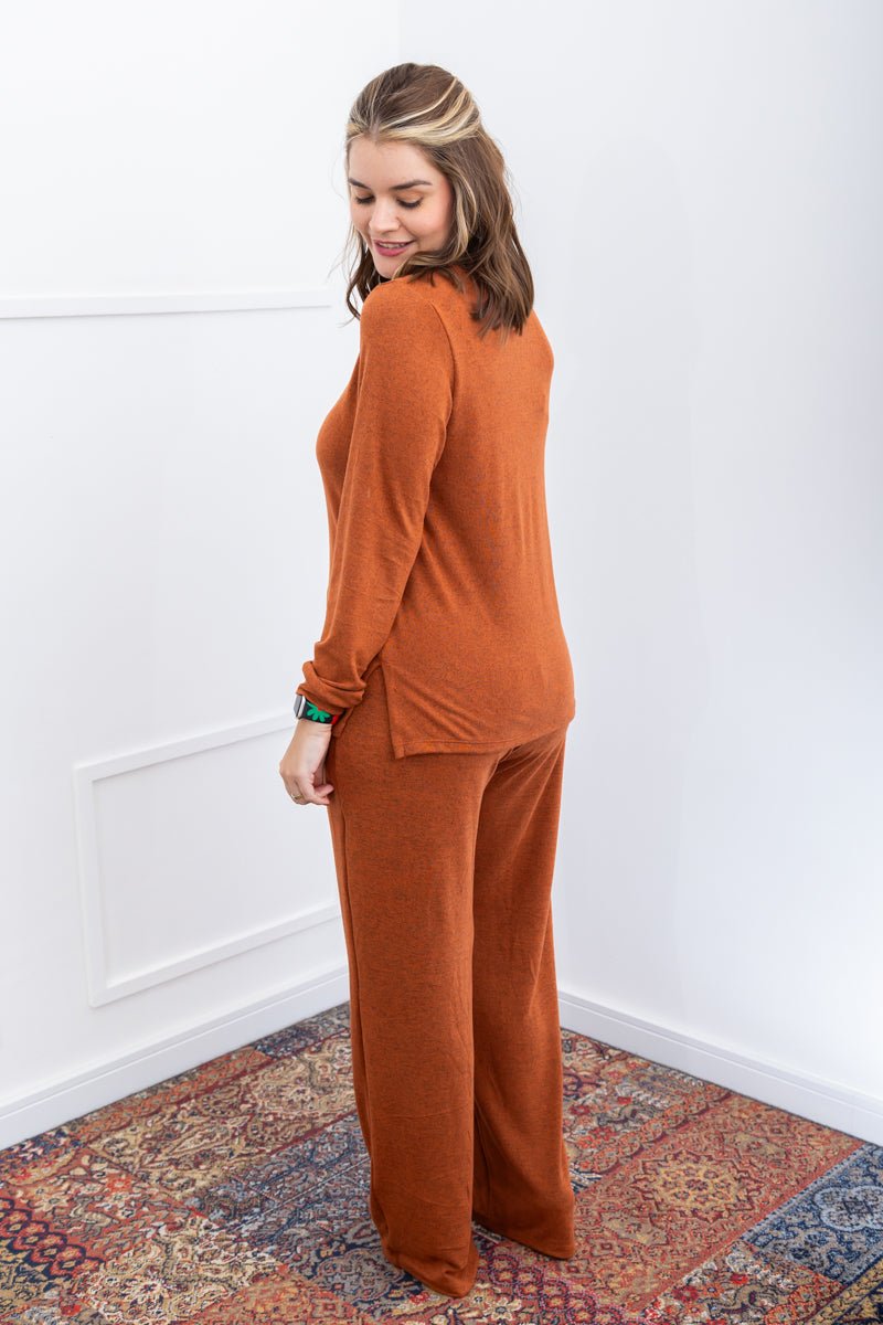 Conjunto Zurique - Lãzinha com Blusa Gola V e Calça Pantalona com Bolsos Faca - Naguirre Shop