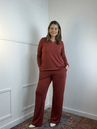 Conjunto Zurique - Lãzinha com Blusa Gola V e Calça Pantalona com Bolsos Faca - Naguirre Shop