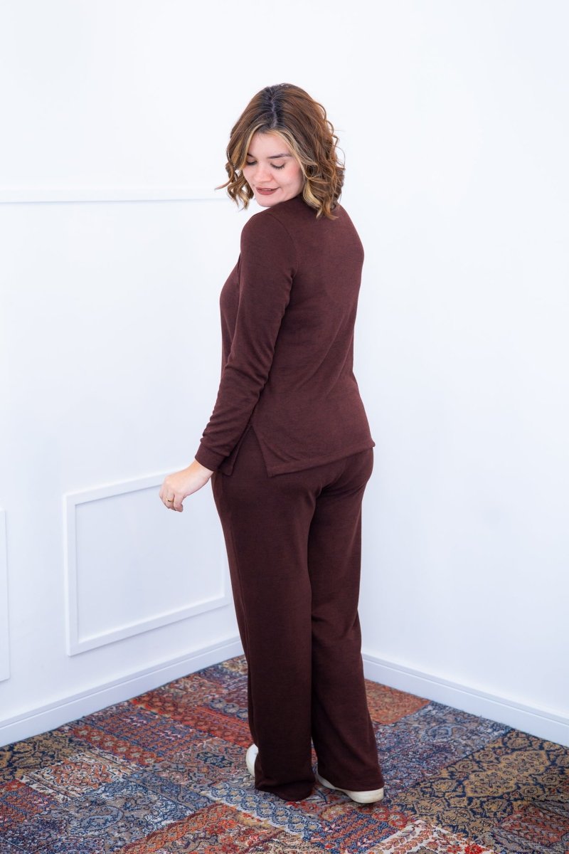 Conjunto Zurique - Lãzinha com Blusa Gola V e Calça Pantalona com Bolsos Faca - Naguirre Shop