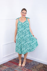 Vestido Paty – Decote Redondo e Alças Ajustáveis em Crepe
