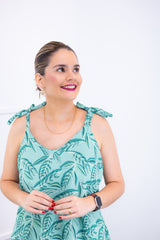 Vestido Paty – Decote Redondo e Alças Ajustáveis em Crepe