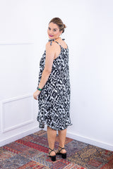 Vestido Paty – Decote Redondo e Alças Ajustáveis em Crepe