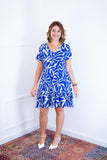 Vestido com Babado Gola V e Manga Curta Verona