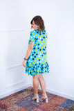 Vestido com Babado Gola V e Manga Curta Verona
