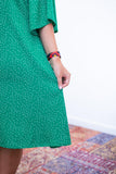 Vestido Decote V Manga Morcego em Viscolinho Sabrina