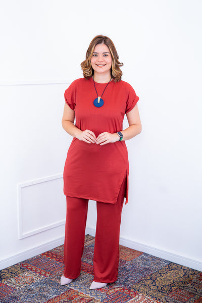 Conjunto Portugal – Túnica Longa com Fenda Lateral e Calça Pantalona em Malha Canelada