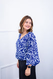 Blusa Bela - Manga Flare com Decote V em Crepe
