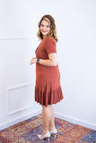 Vestido com Babado Gola V e Manga Curta Verona
