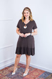 Vestido com Babado Gola V e Manga Curta Verona