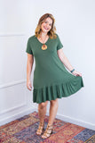 Vestido com Babado Gola V e Manga Curta Verona