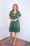 Vestido com Babado Gola V e Manga Curta Verona