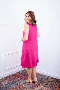 Vestido Sofia na cor pink, vista de costas.