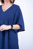 Vestido Midi de Duas Camadas Decote V com Manga Morcego em Crepe Lívia